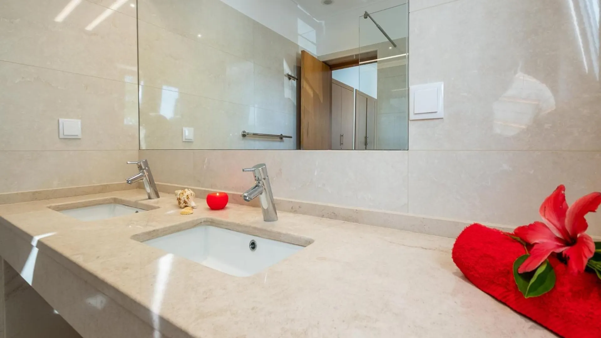 Villa Spacious Retreat With Pool Carvoeiro  Portugal