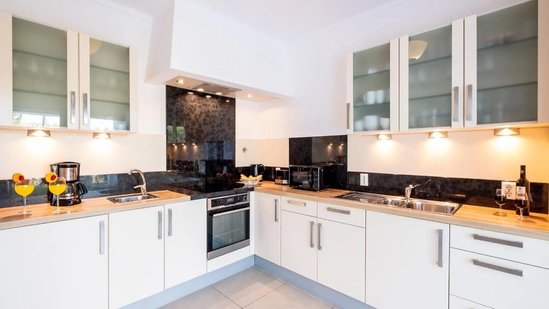 Villa Spacious Retreat With Pool Carvoeiro